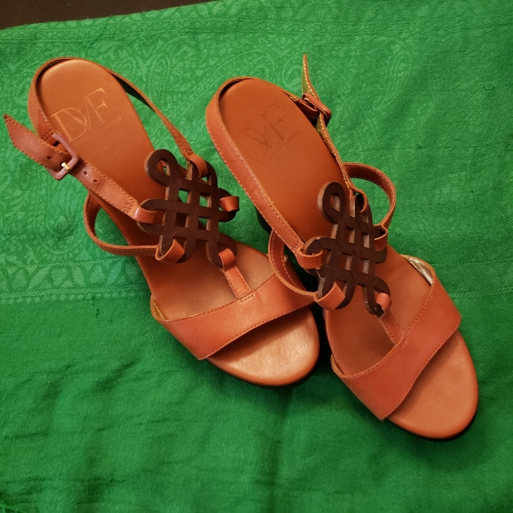 Rust orange and wood heel DVF - Picture 3 of 3